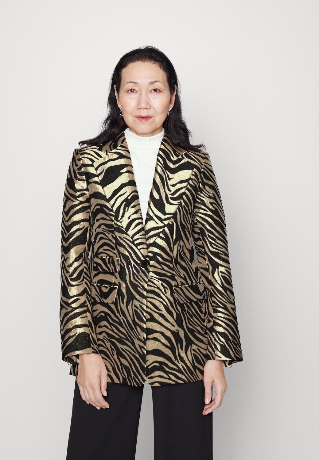 

Пальто короткое Banana Republic, мульти, Черный