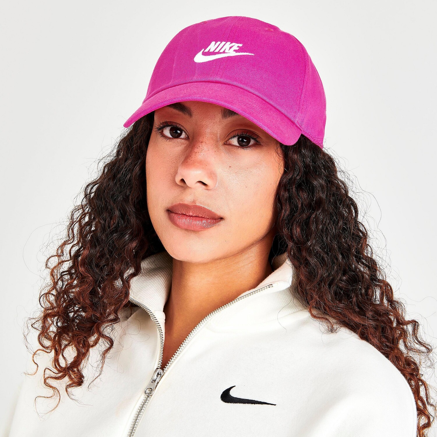 

Выстиранная регулируемая кепка Nike Sportswear Heritage86 Futura, розовый