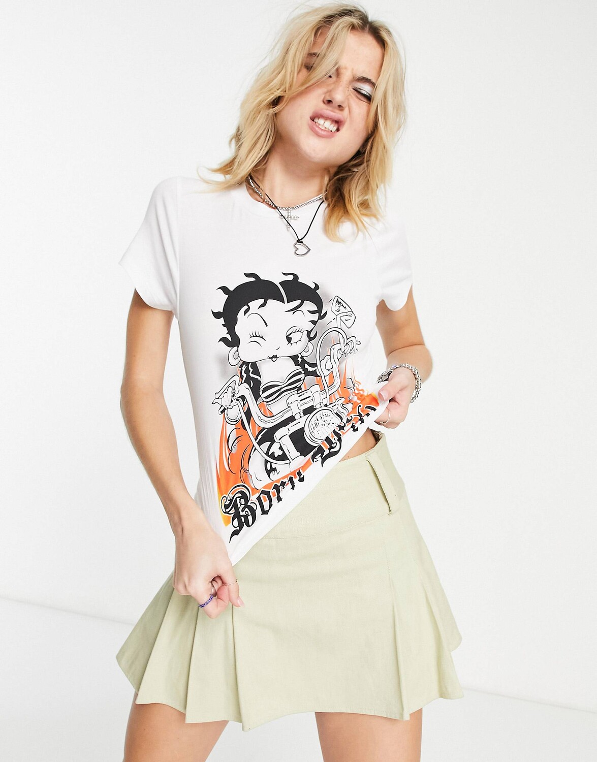 

Белый укороченный топ Betty Boop в стиле Reclaimed Vintage