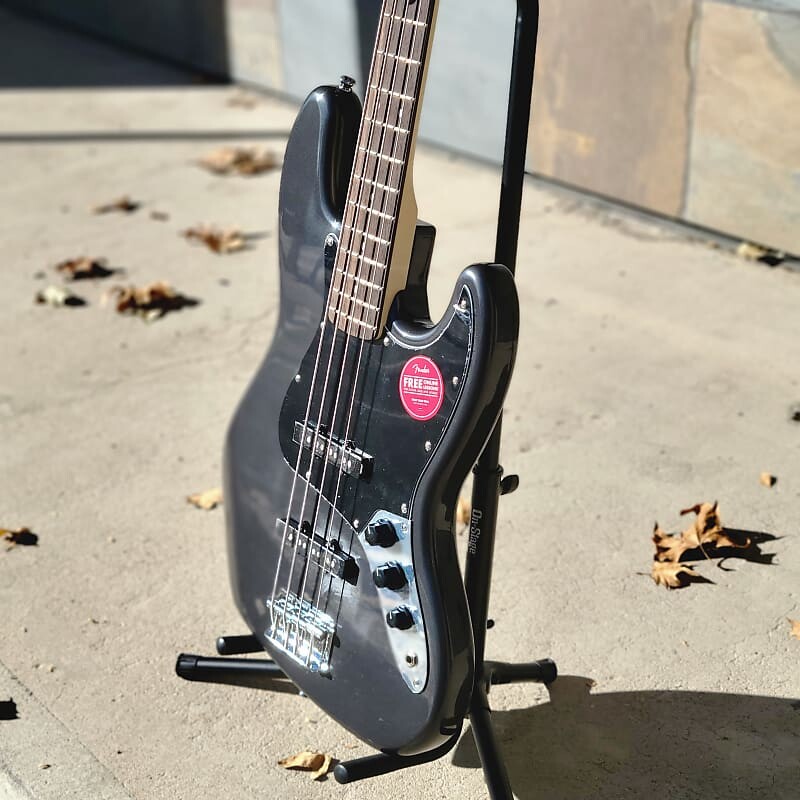 

Squier Affinity Jazz Bass Charcoal Frost Metallic 0378601569