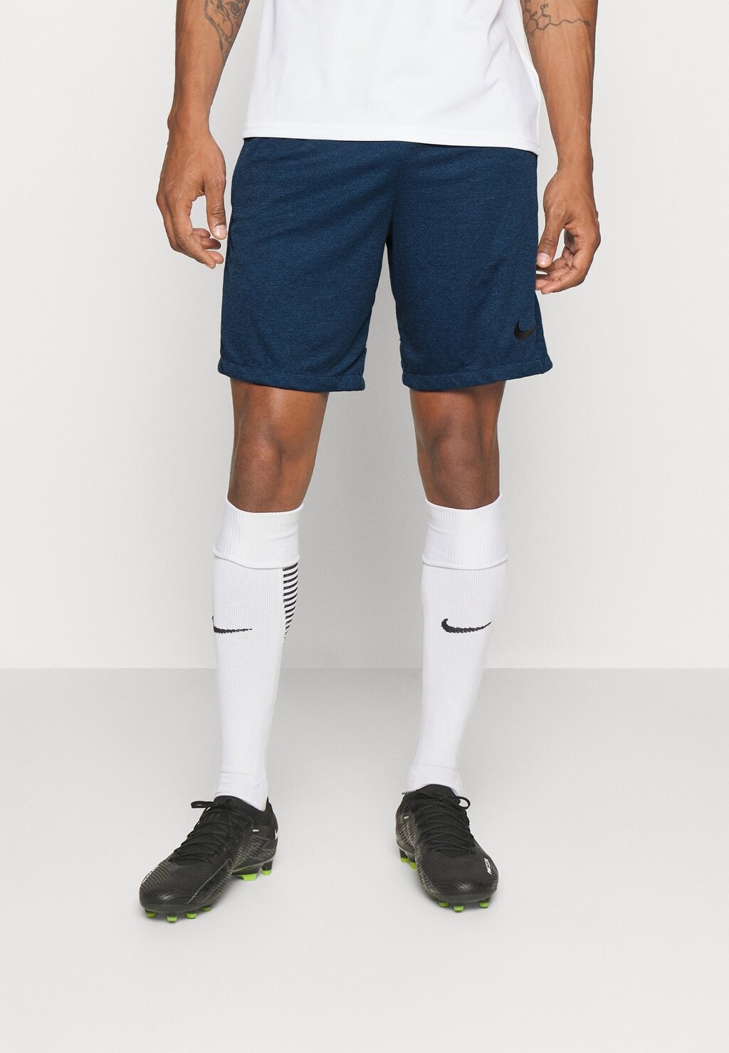 

Спортивные шорты Nike