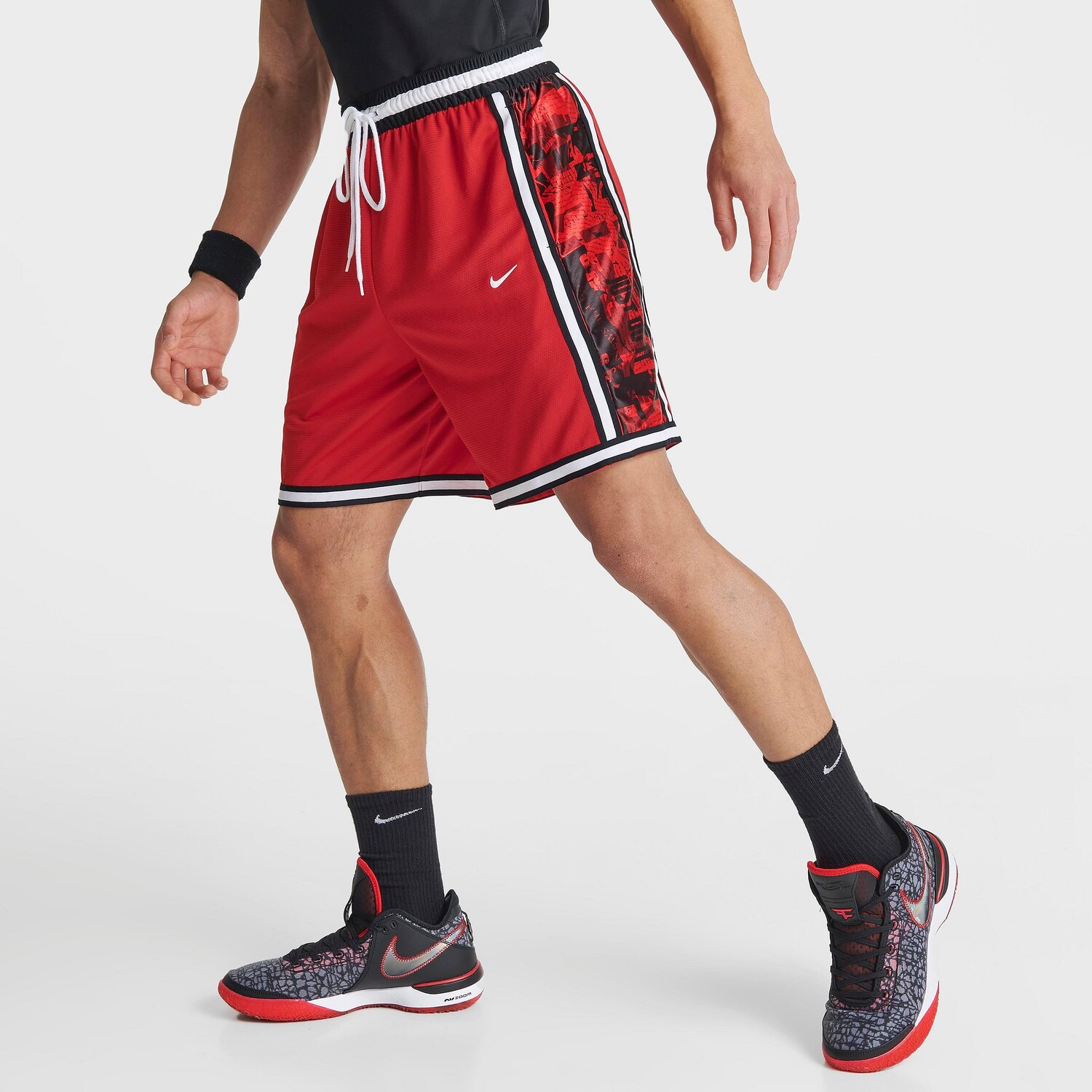 

Мужские баскетбольные шорты Nike Dri-FIT DNA '96, красный