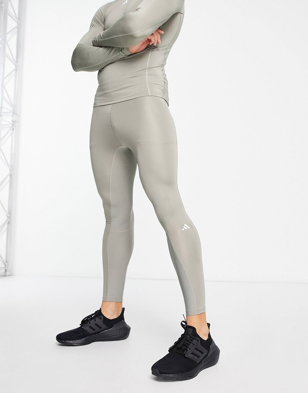 

Серые леггинсы adidas Training Techfit