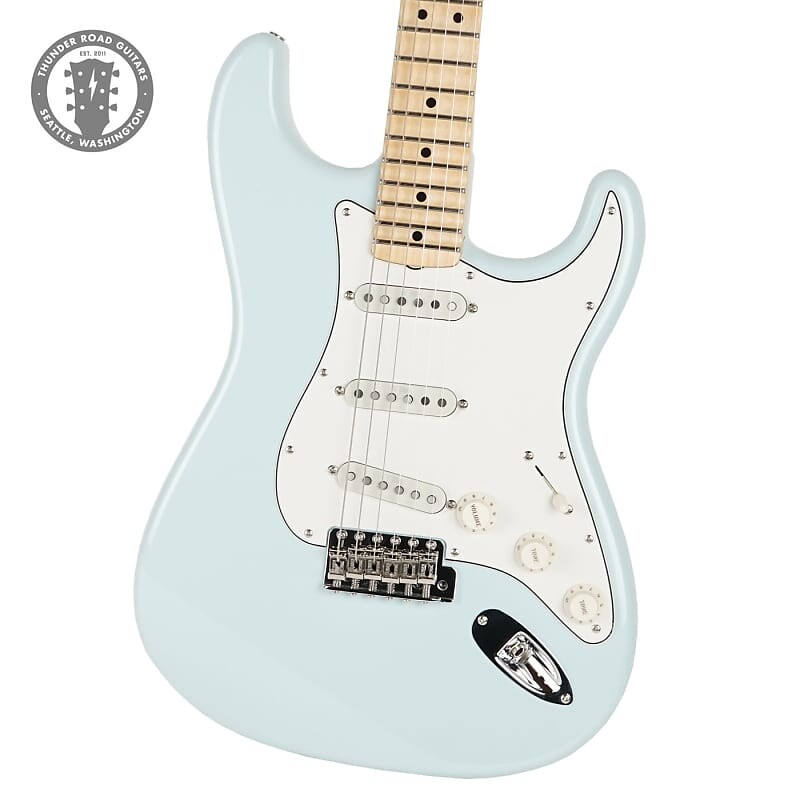 

Новый Fender Custom Shop Yngwie Malmsteen Signature Stratocaster Sonic Blue
