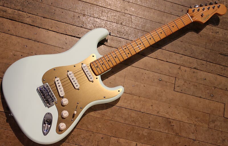 

Squier 40th Anniversary Vintage Edition Stratocaster Satin Sonic Blue