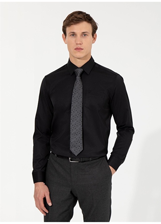 Обычная черная мужская рубашка обычного кроя с классическим воротником Pierre Cardin