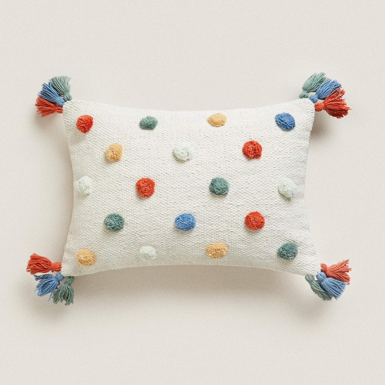 

Чехол для подушки Zara Home Tassel, кремовый