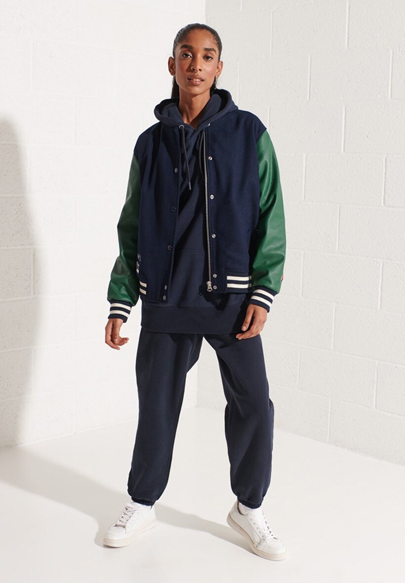 

Бомбер Superdry