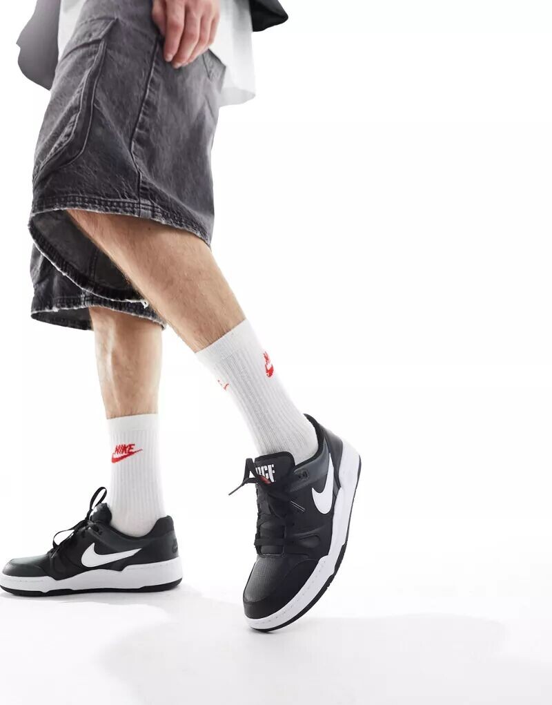 

Черно-белые кроссовки Nike Full Force LO