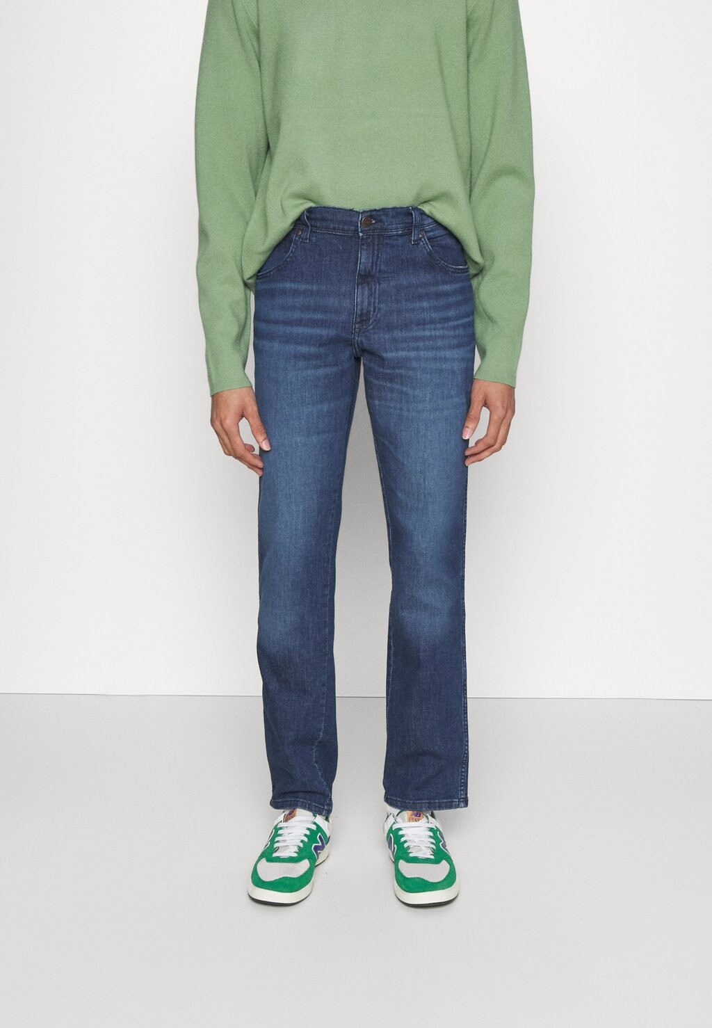 

Джинсы Slim fit Wrangler