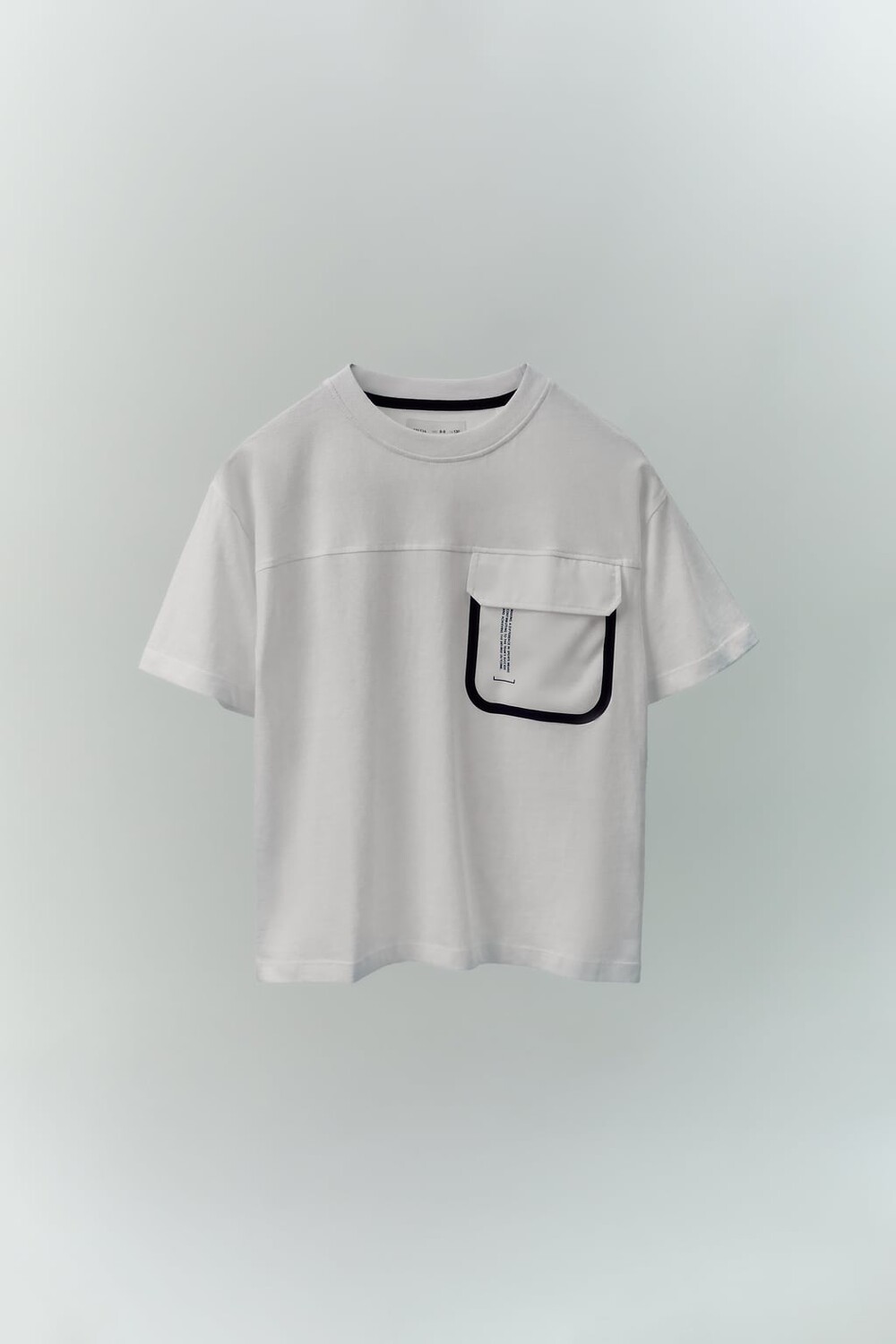 

Спортивная футболка с карманом ZARA, белый