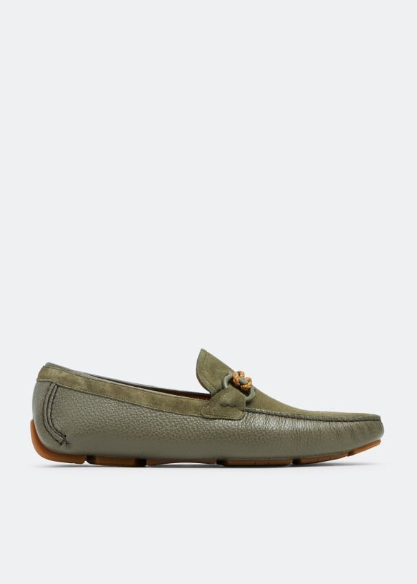 

Лоферы FERRAGAMO Gancini driver moccasins, зеленый