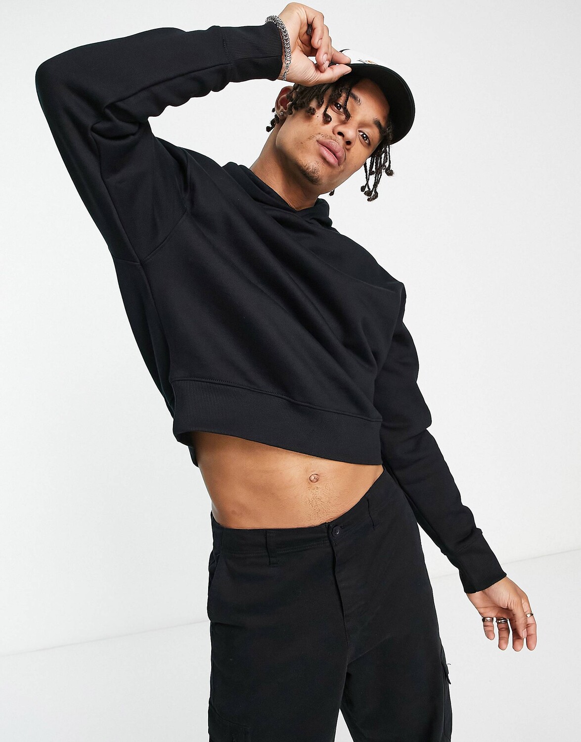 

Черная укороченная толстовка с капюшоном ASOS DESIGN