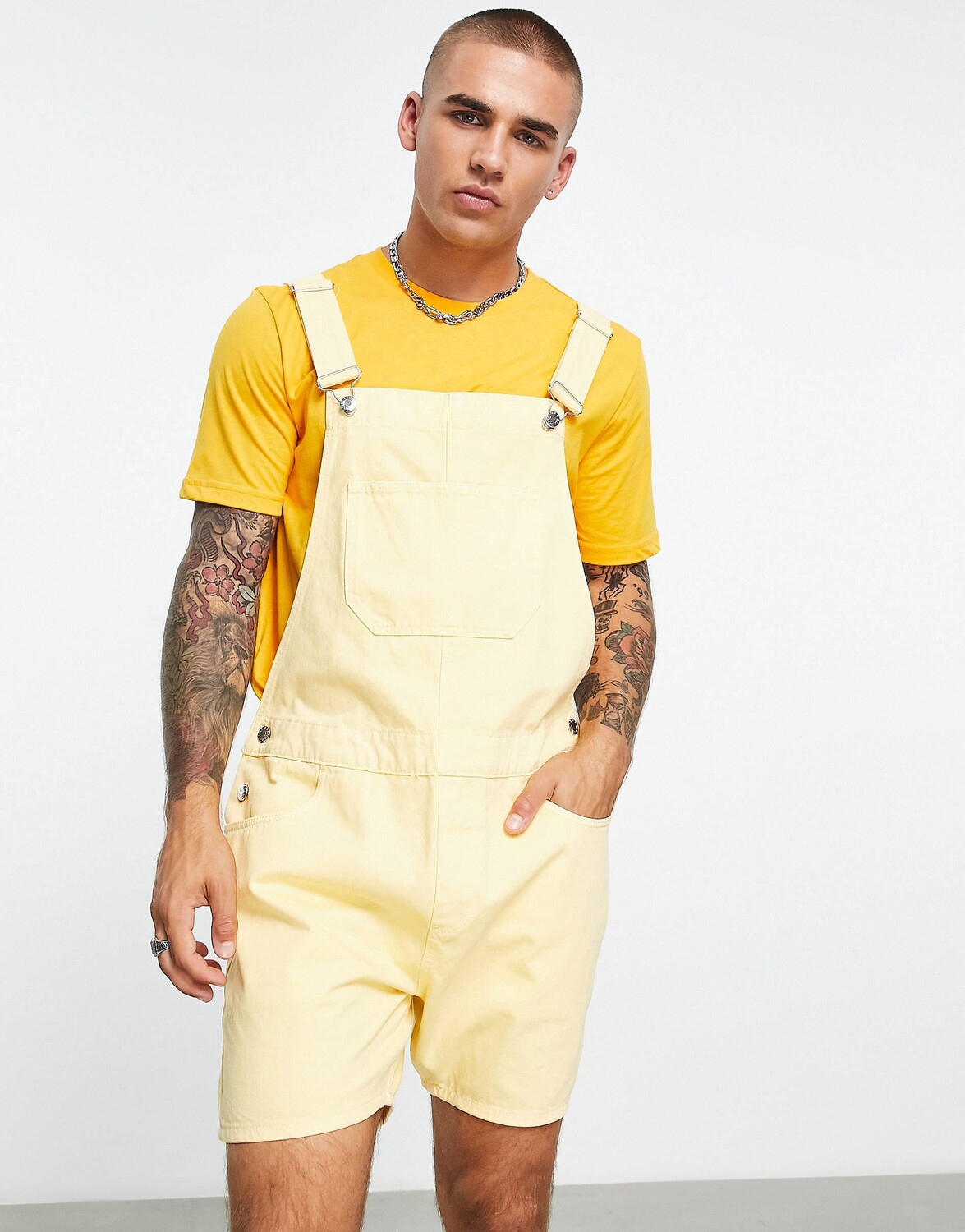 

Желтый короткий комбинезон ASOS DESIGN