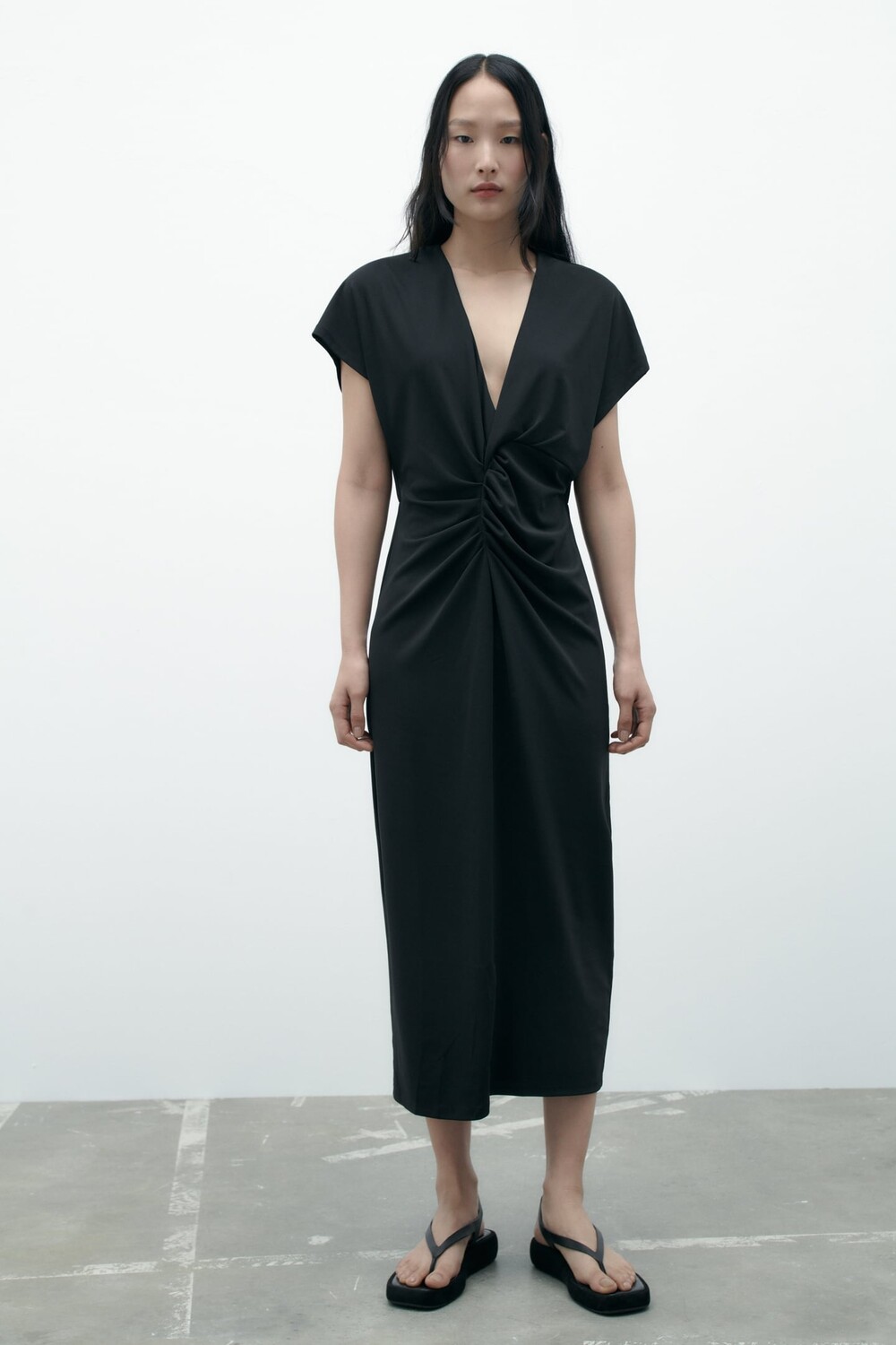 

Платье с передним узелом ZARA, черный