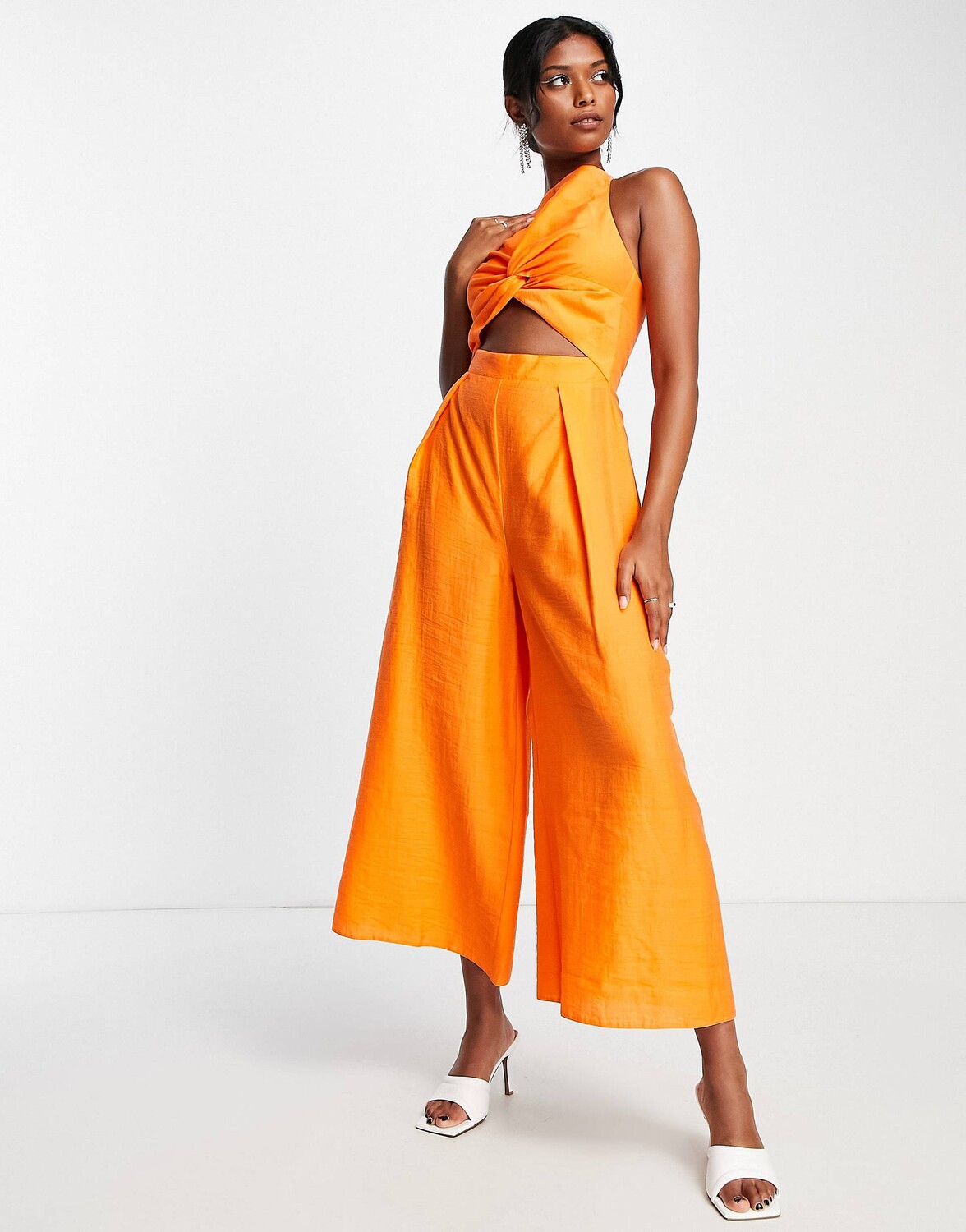 

Оранжевый комбинезон с плавающими штанинами ASOS DESIGN