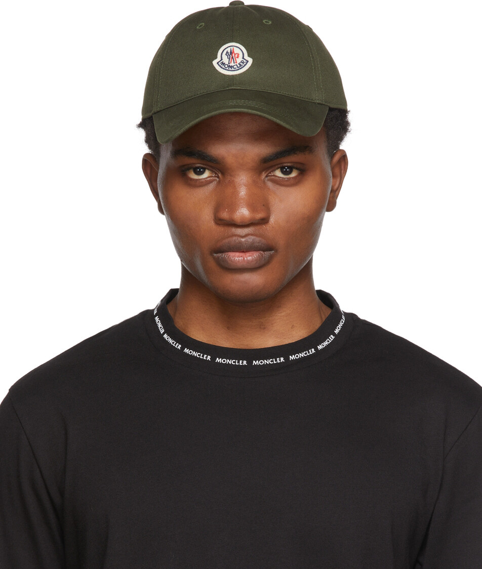 

Зеленая кепка с логотипом Moncler
