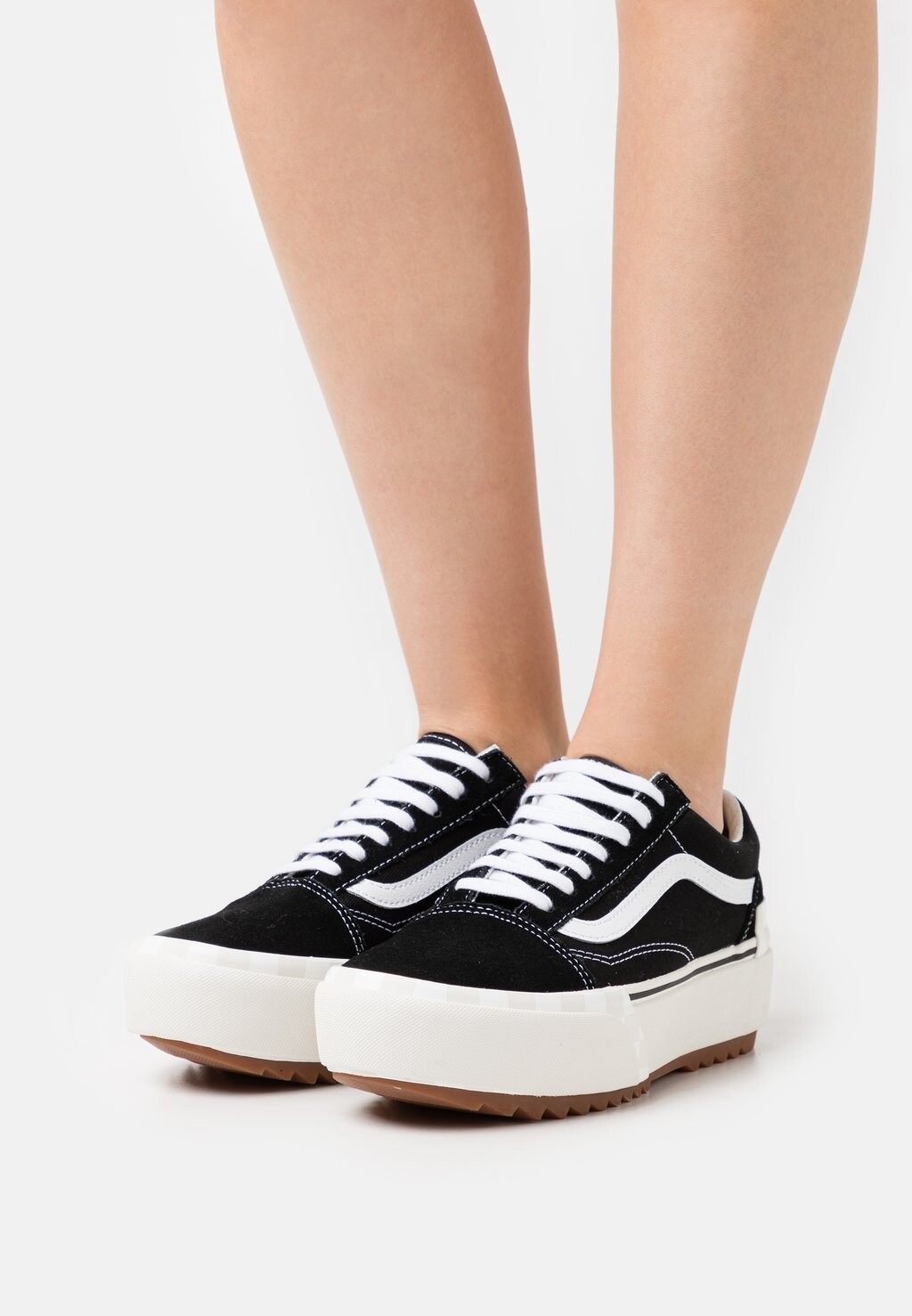 

Кроссовки Vans Old Skool Stacked, черный / белый