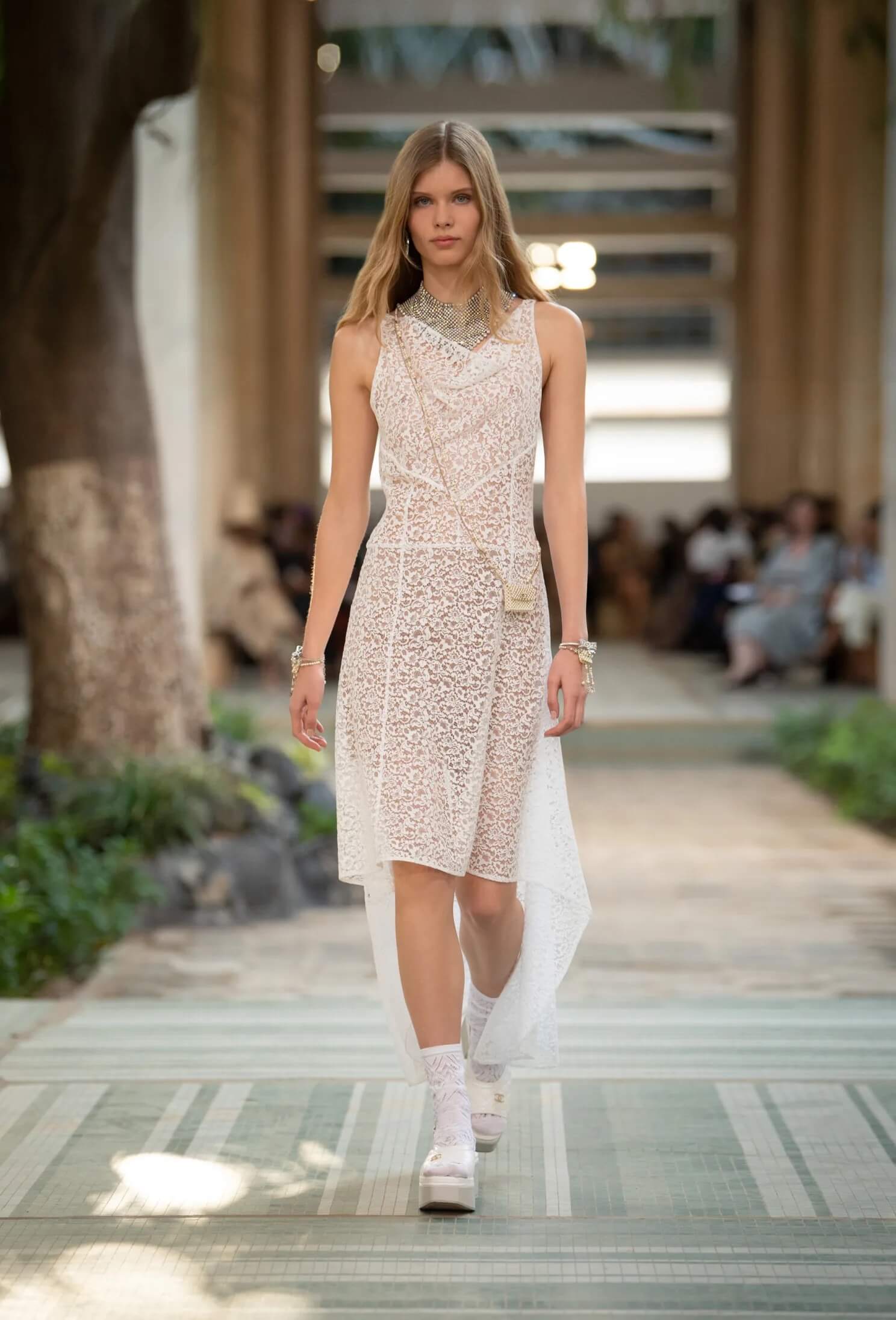 

Платье Chanel Lace, белый