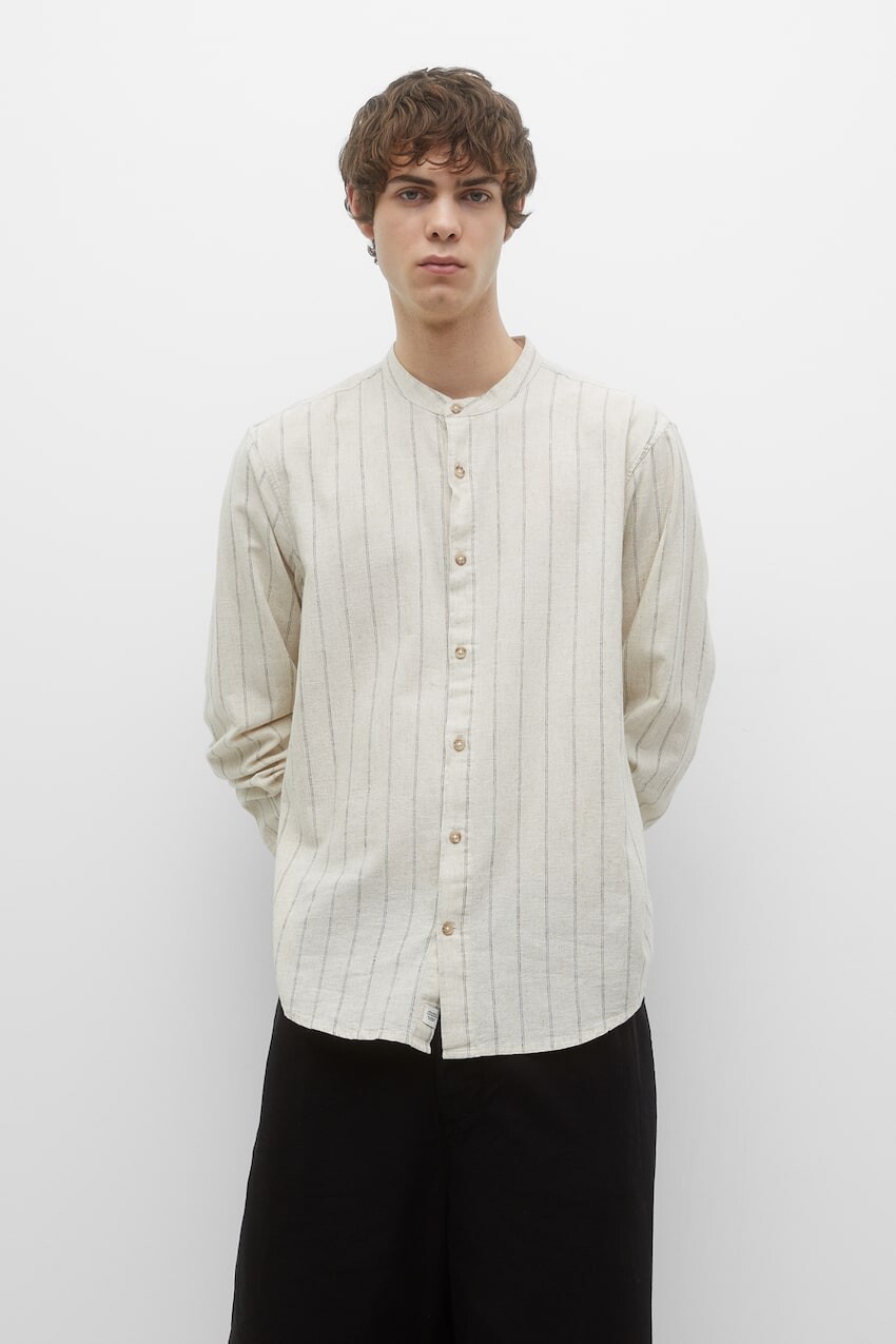 

Полосатая рубашка с воротником-стойкой Pull&Bear, экрю/черный
