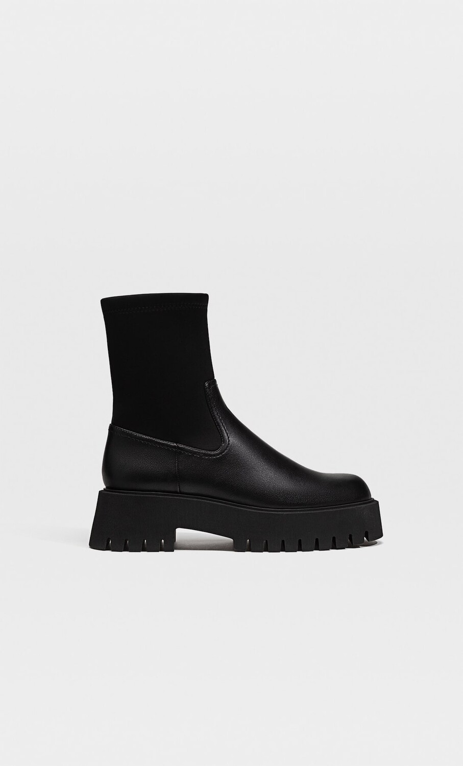 

Ботинки челси Stradivarius, черный