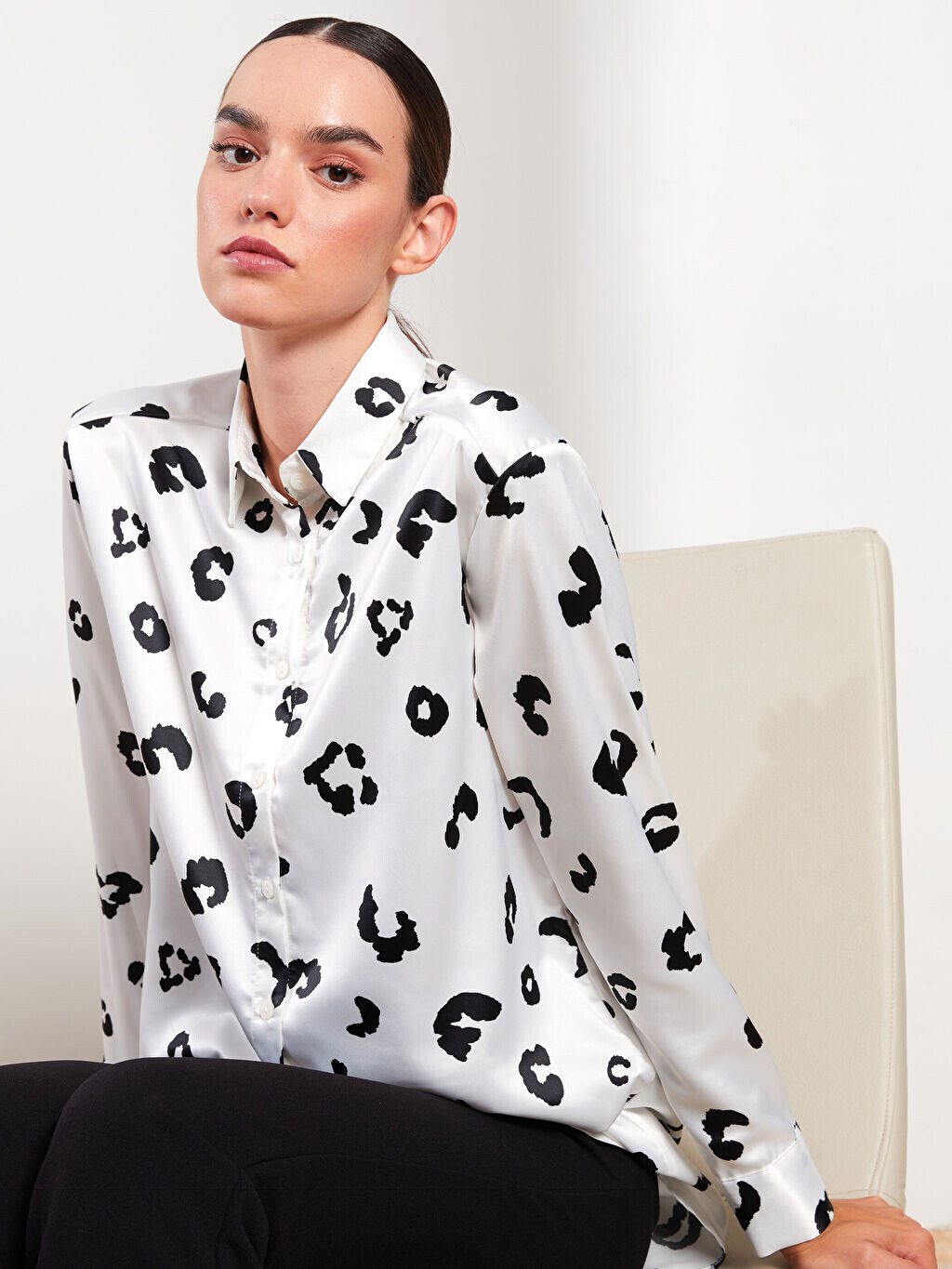 

Атласная Женская туника с длинным рукавом и воротником-стойкой LCW Modest