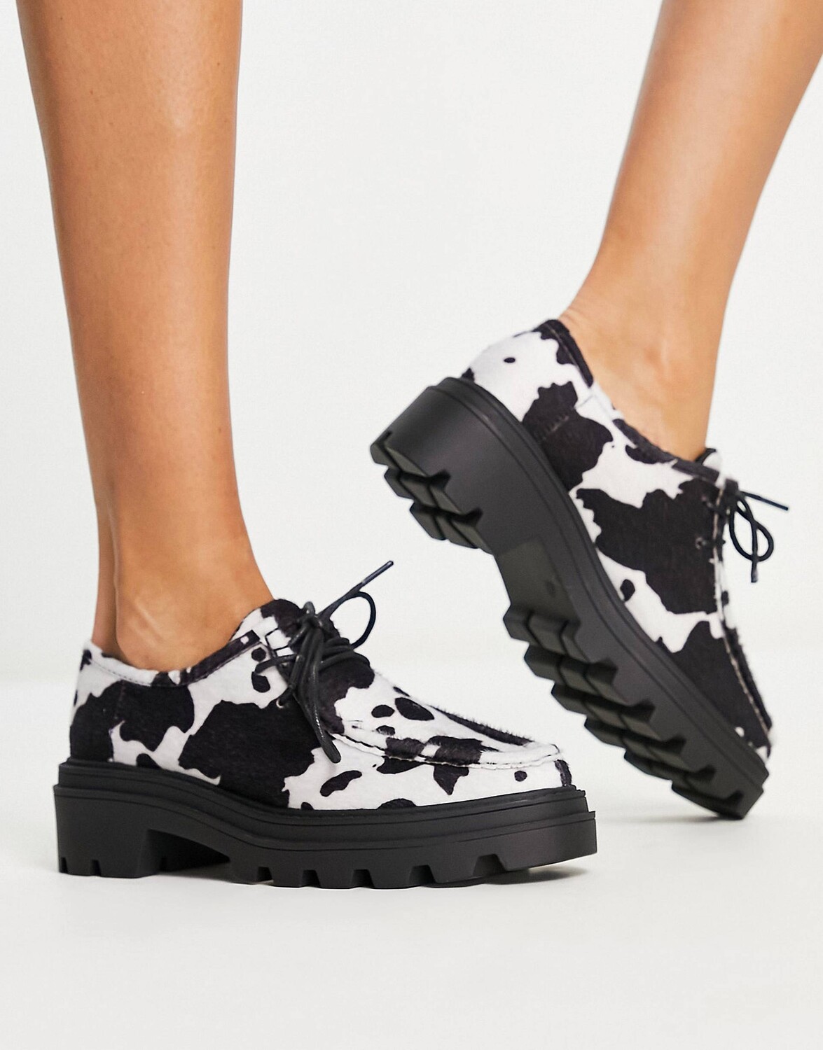 

Полуботинки на плоской подошве со шнуровкой и принтом ASOS DESIGN Marver