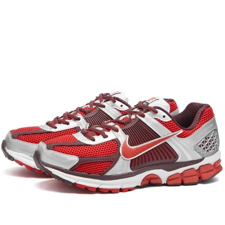 

Кроссовки Nike Vomero 5 W, красный/серебряный