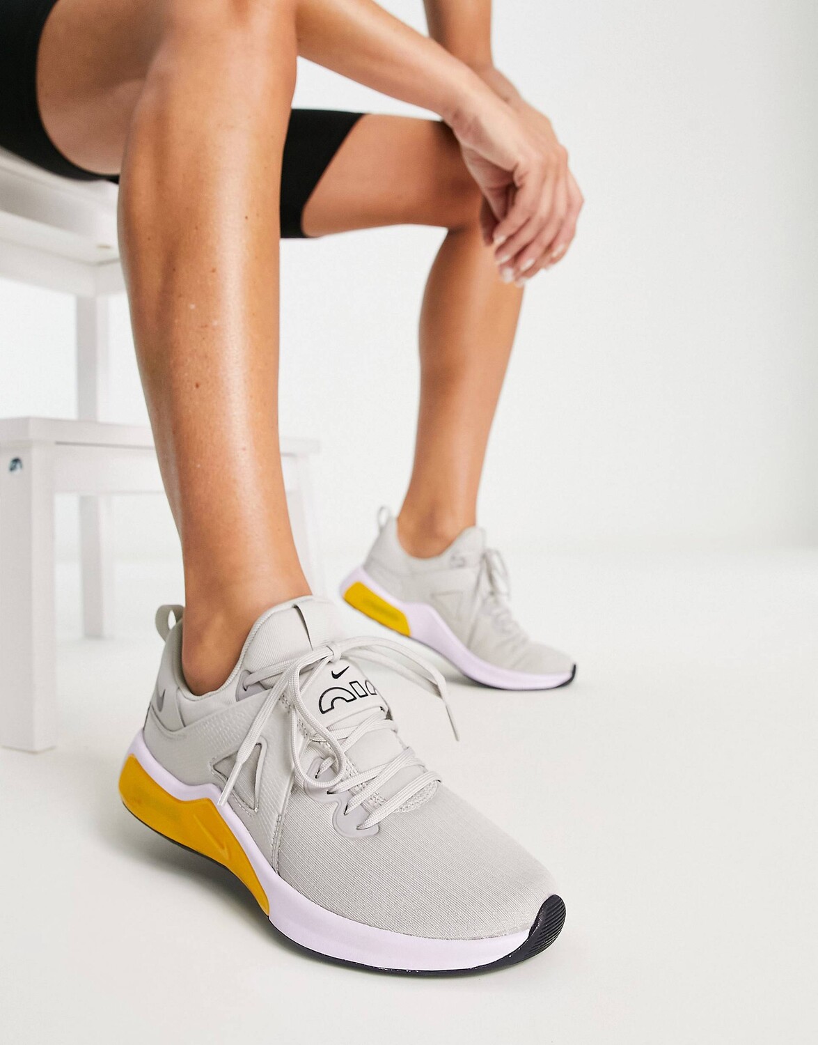 

Черные кроссовки Nike Training Air Max Bella 5