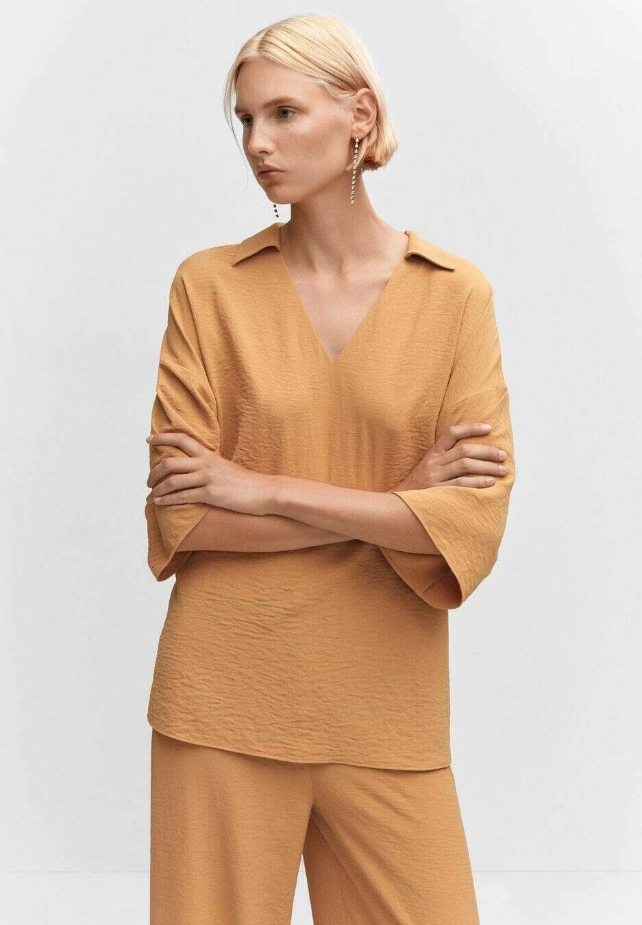 

Блузка Mango