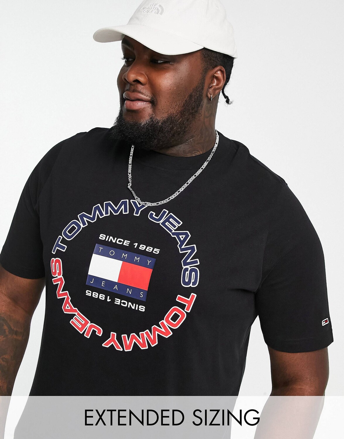 

Черная футболка с круглым вырезом и логотипом Tommy Jeans Big & Tall