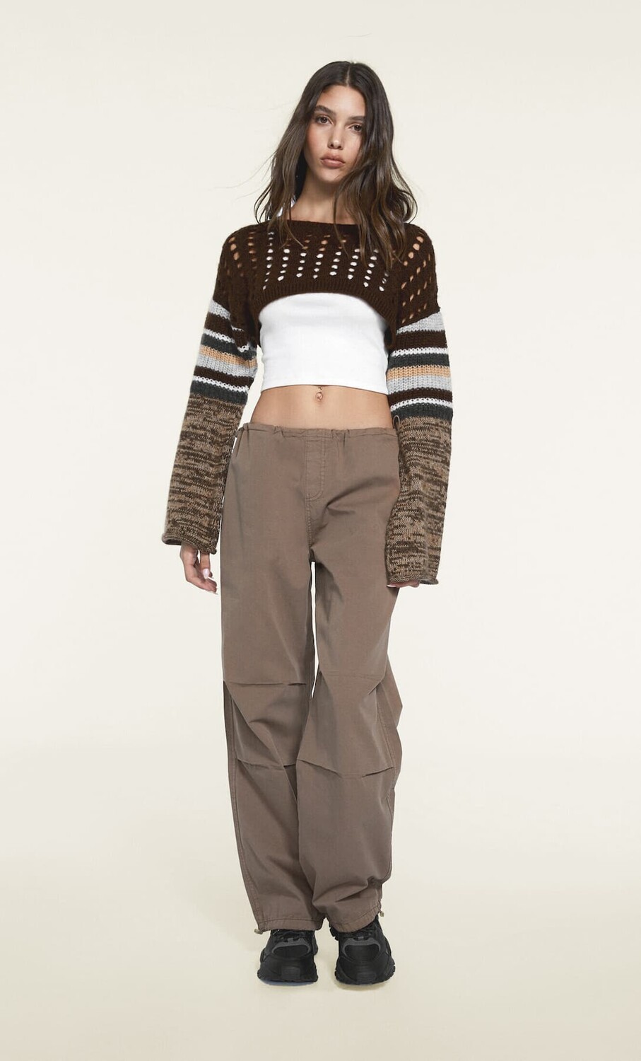 

Брюки Stradivarius Poplin Parachute With Stoppers, коричневый