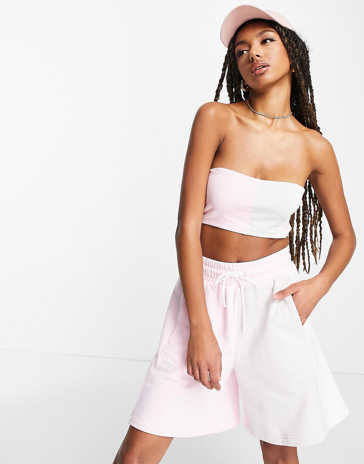 

Розовый топ-бандо в стиле колор-блок adidas Originals 'Summer Rave'