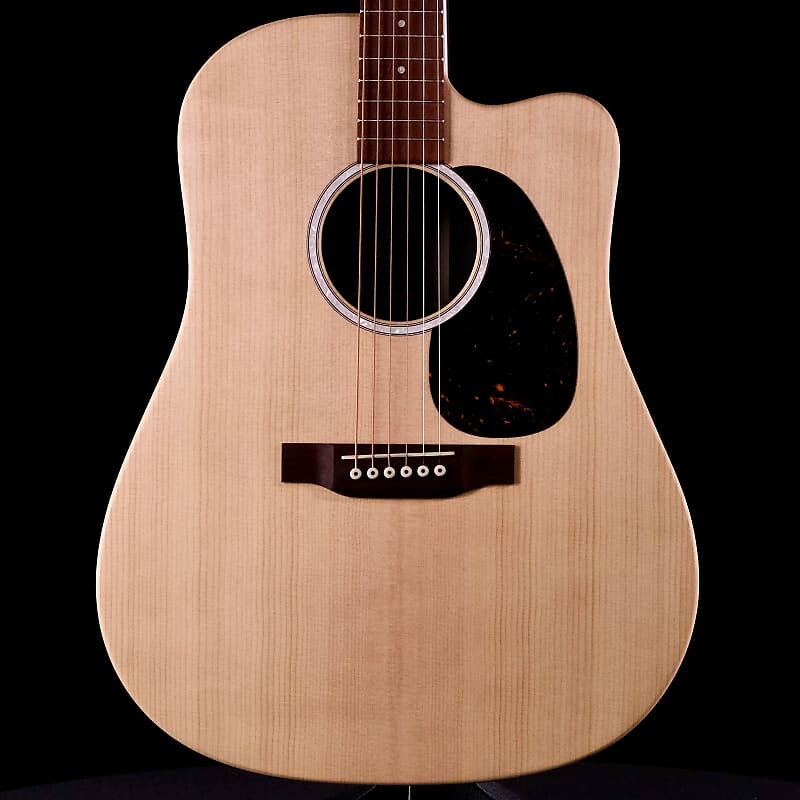 

Акустическая электрогитара Martin DC-X2E из красного дерева Dreadnought, натуральный цвет Martin DC-X2E Dreadnought -Electric Guitar - Natural