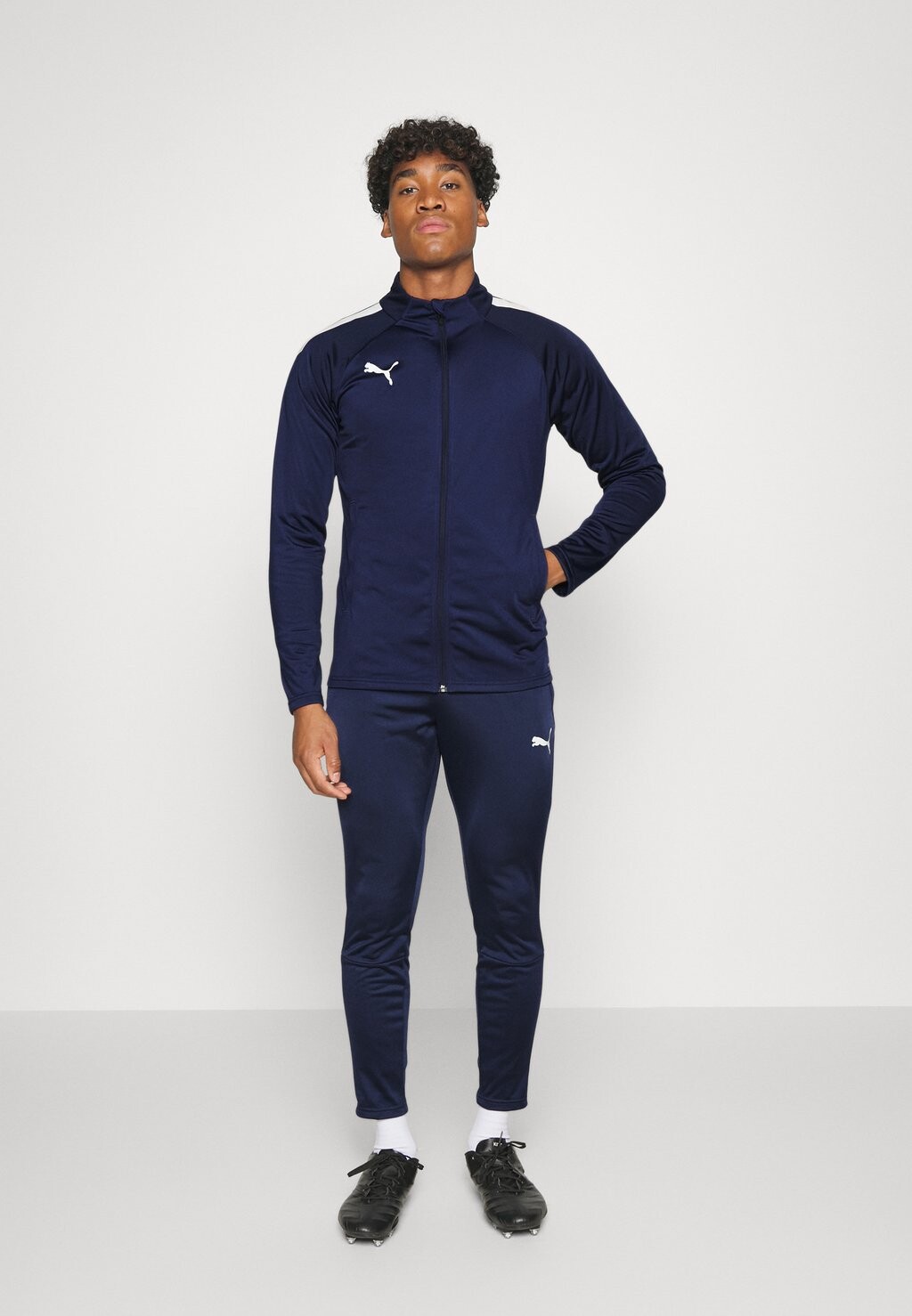 

Спортивный костюм Puma