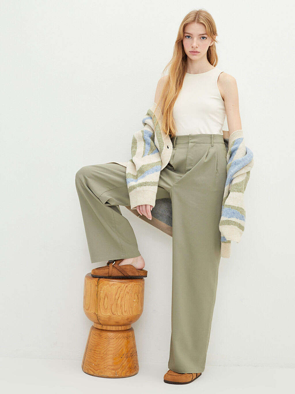 

Женские брюки из габардина удобной посадки LCW Casual