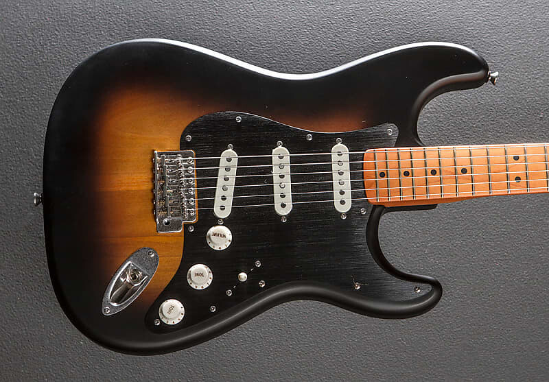

40th Anniversary Stratocaster Vintage Edition - Satin Wide Two Color Sunburst Squier 40th Anniversary Stratocaster Edition - Satin Wide Two Color