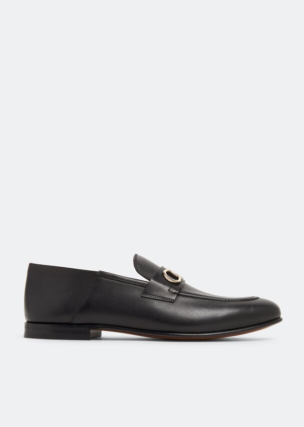 Лоферы FERRAGAMO Gancini loafers, черный лоферы ferragamo x level shoes gancini серебряный