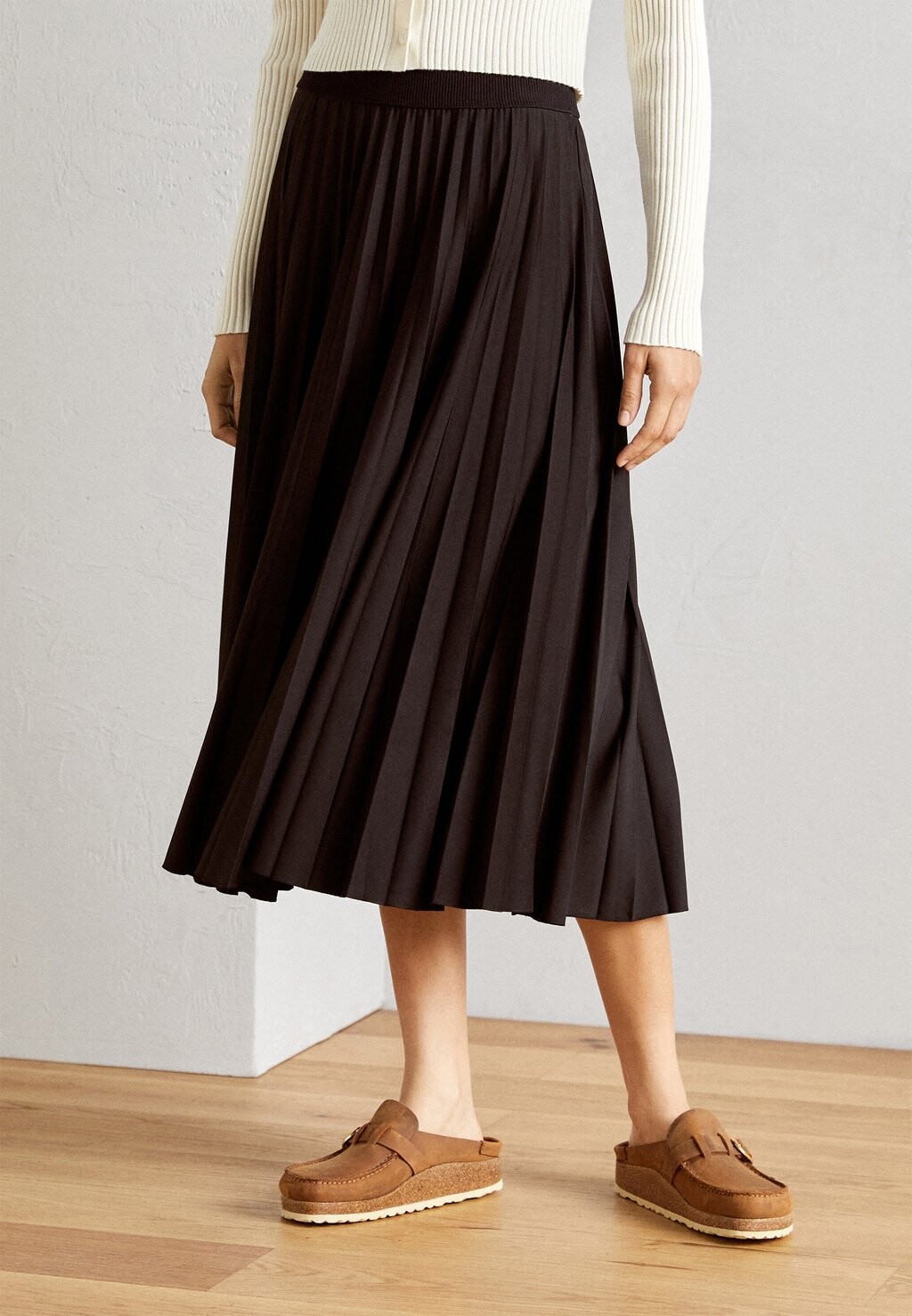 цена Юбка плиссе Pleated Skirt Esprit, черный