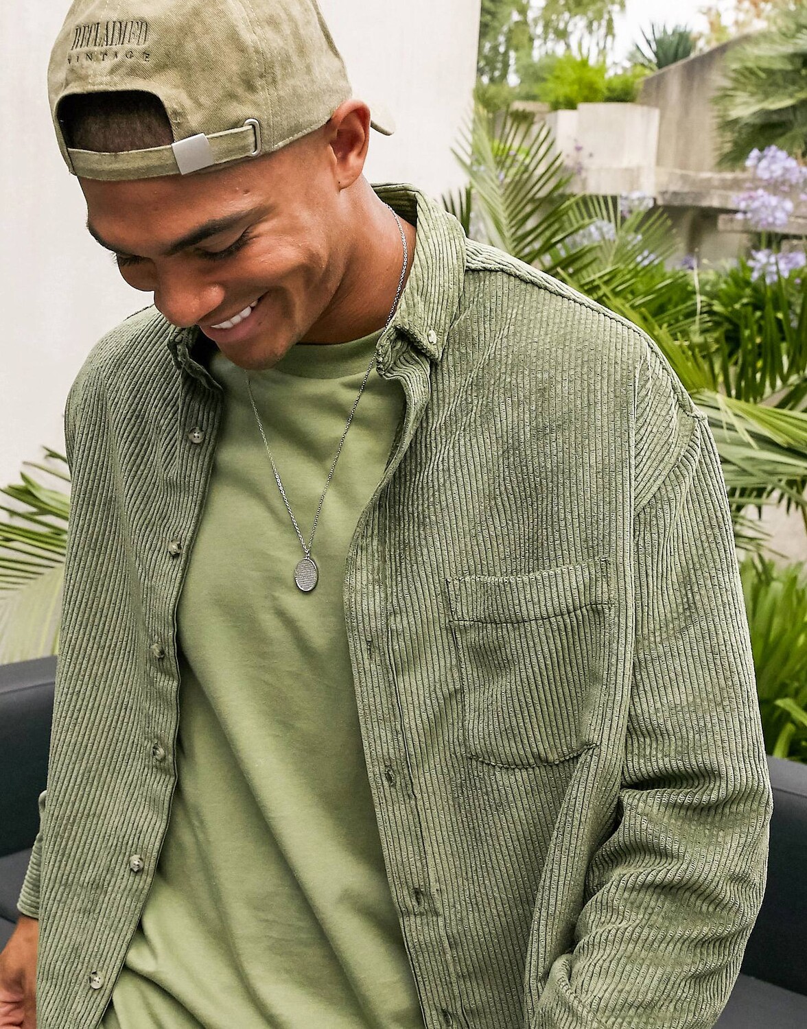 

Зеленая вельветовая рубашка оверсайз в стиле 90-х ASOS DESIGN
