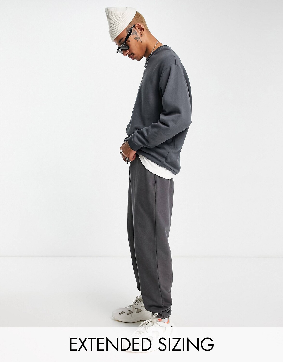 

Черные плотные джоггеры оверсайз ASOS DESIGN