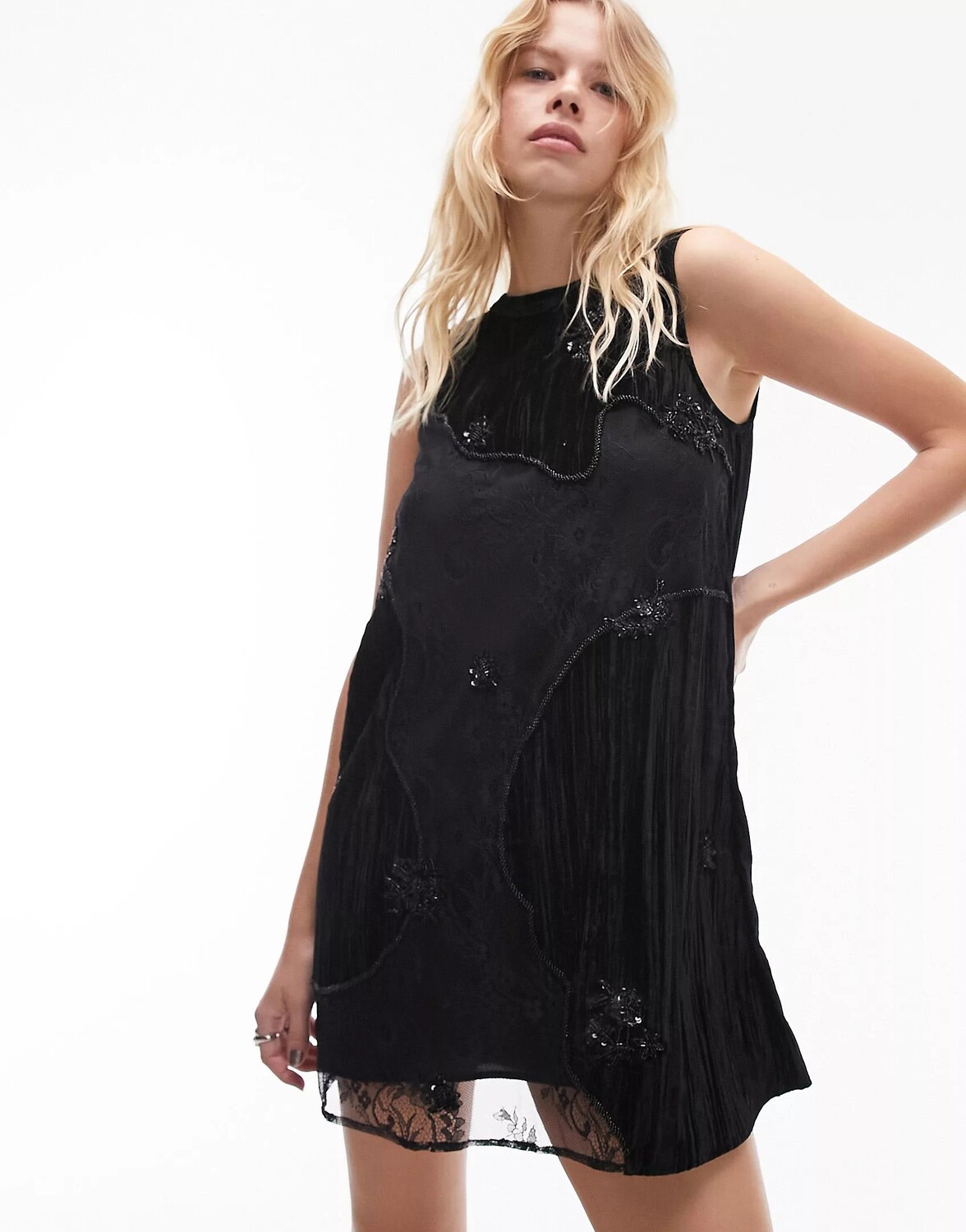 

Платье мини Topshop Velvet Fabric Mix Shift With Embellishment, черный