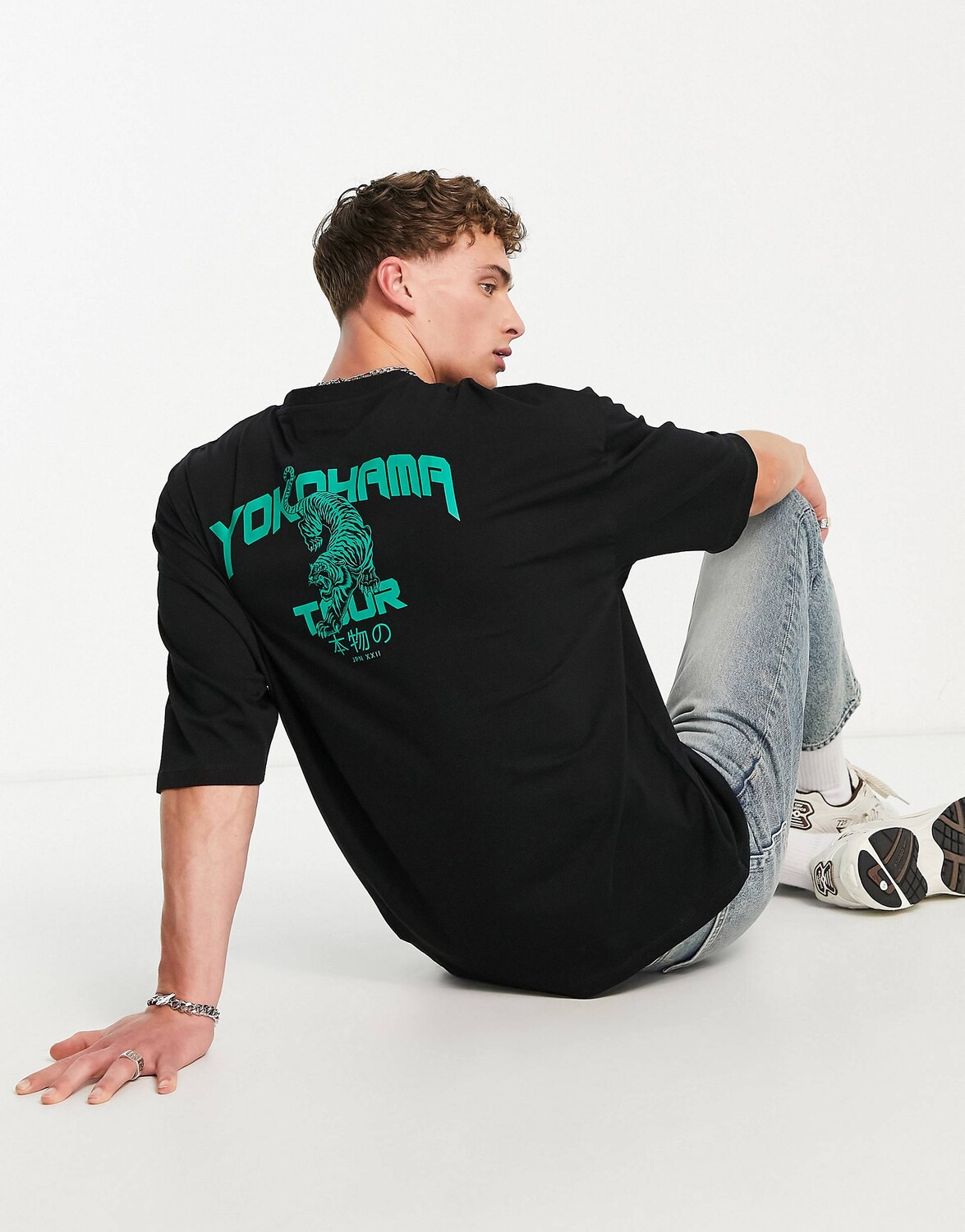 

Черная футболка оверсайз с тигровым принтом на спине ASOS DESIGN, Черный