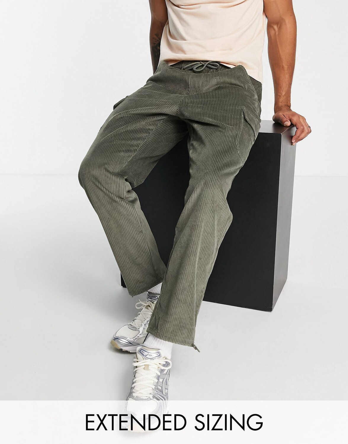 

Вельветовые брюки карго цвета хаки ASOS DESIGN