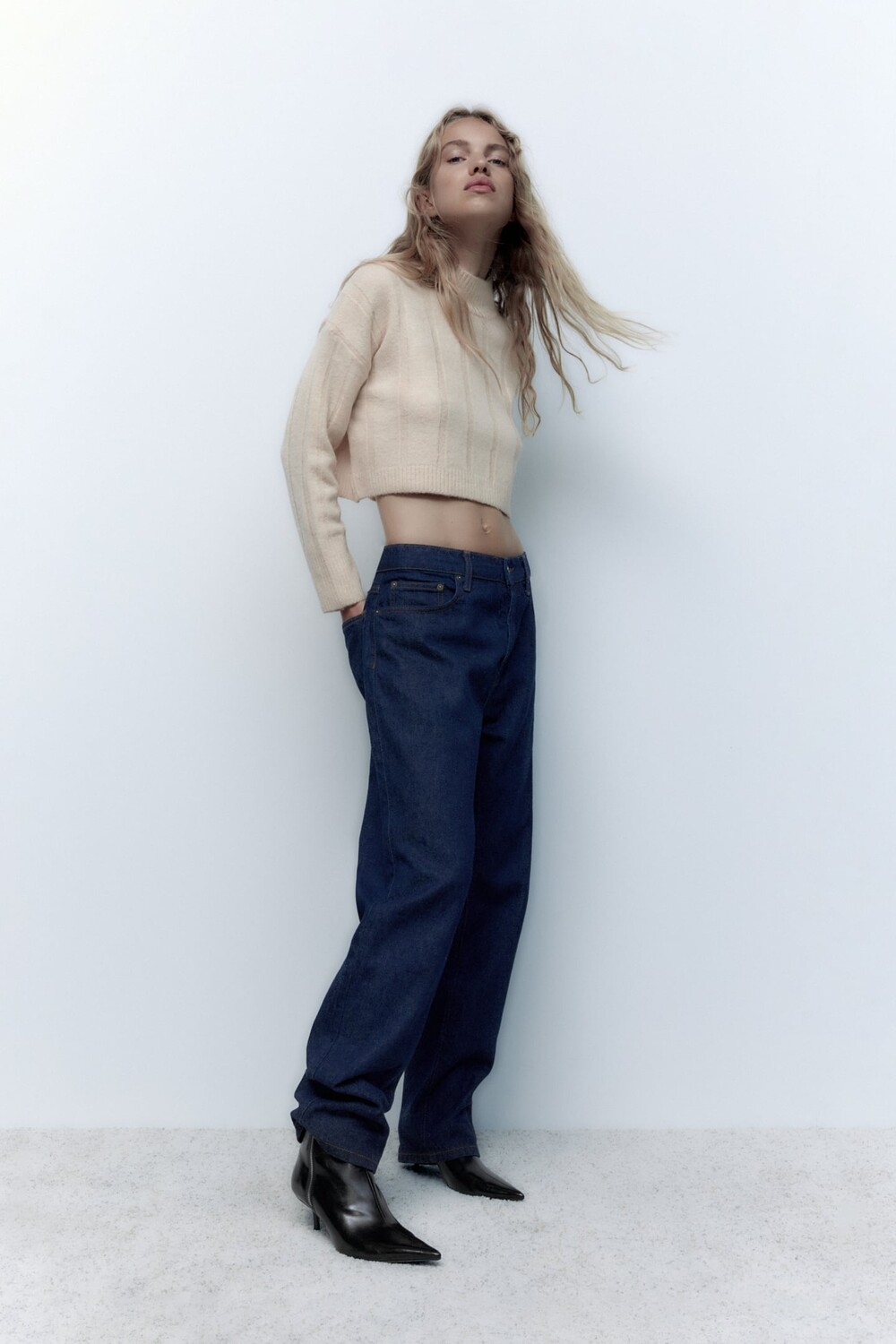 

Ботильоны на среднем каблуке с молнией ZARA, черный