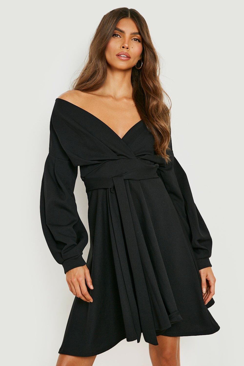 

Платье с запахом на плечах Boohoo, черный