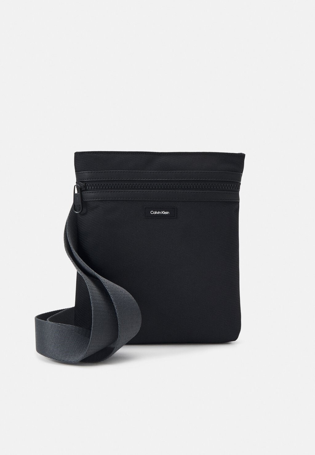 

Сумка Calvin Klein, черный