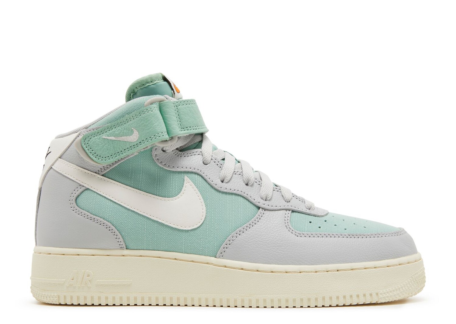 

Кроссовки Nike Air Force 1 Mid '07 Lx 'Certified Fresh - Enamel Green', зеленый