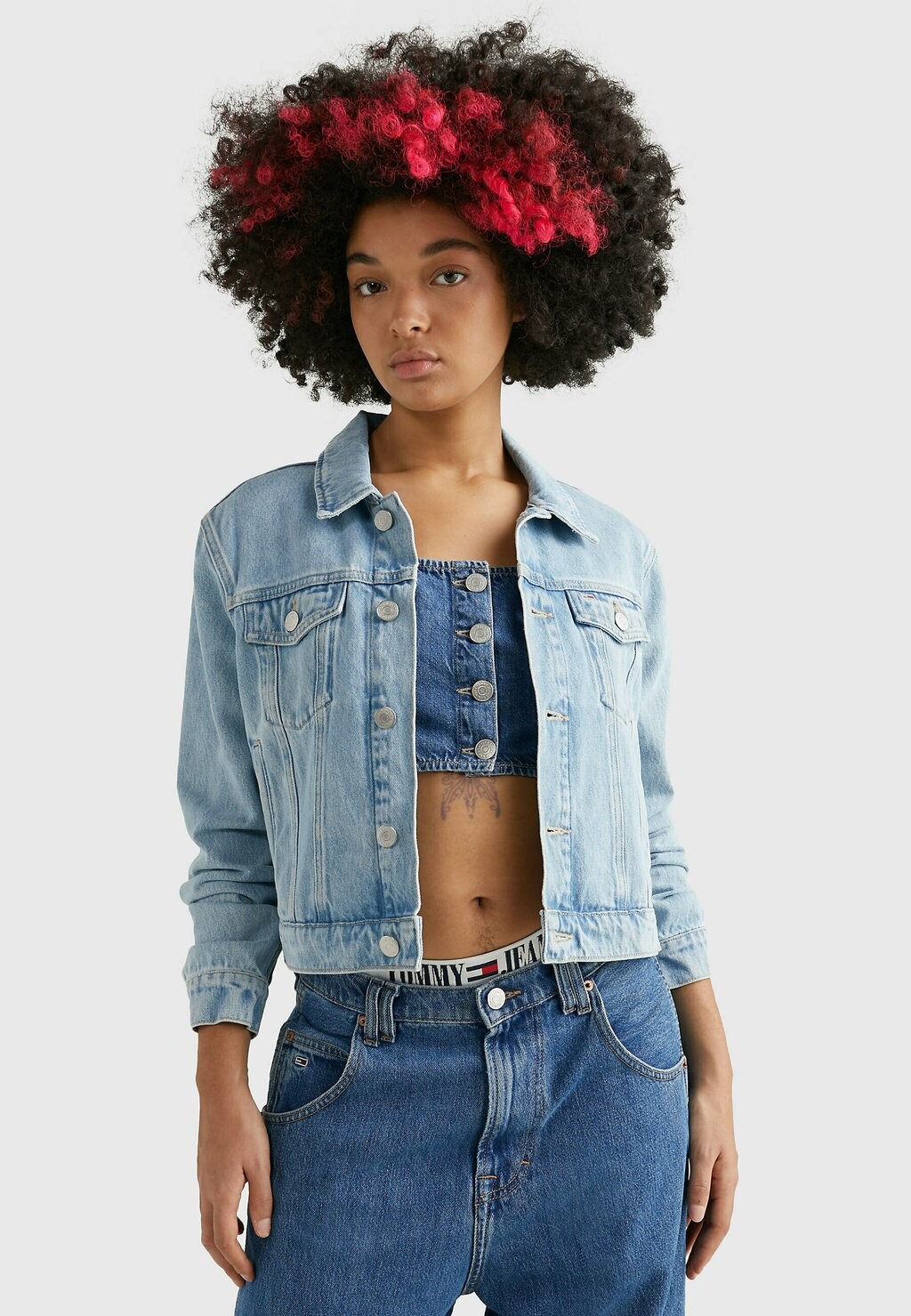 

Джинсовая куртка Tommy Jeans