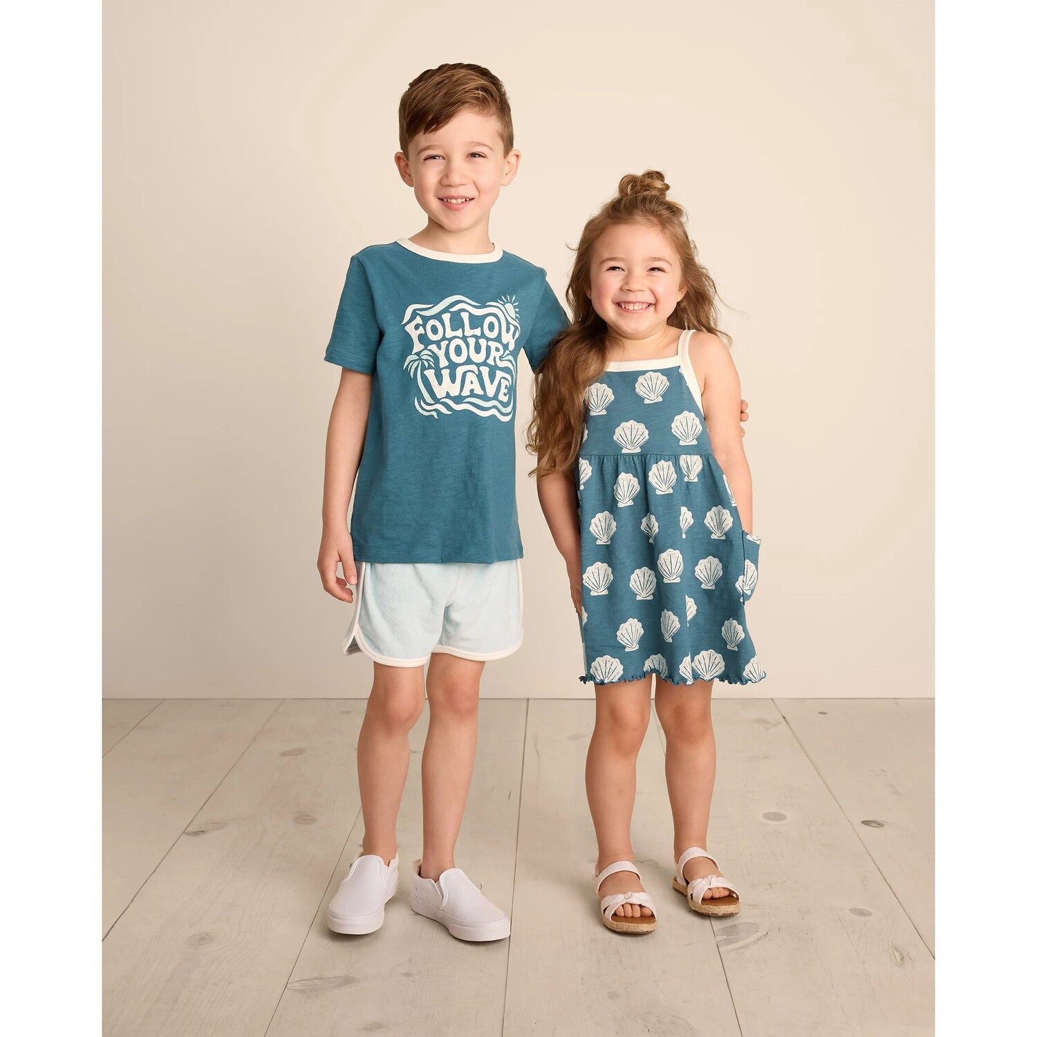 

Футболка Little Co. для детей 4–8 лет от Lauren Conrad из органического графического материала Little Co. by Lauren Conrad